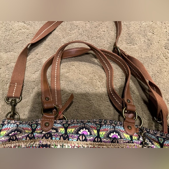 NWOT Sak Roots Artist Circle Crossbody. Minor scuff at the bottom. - Picture 4 of 11